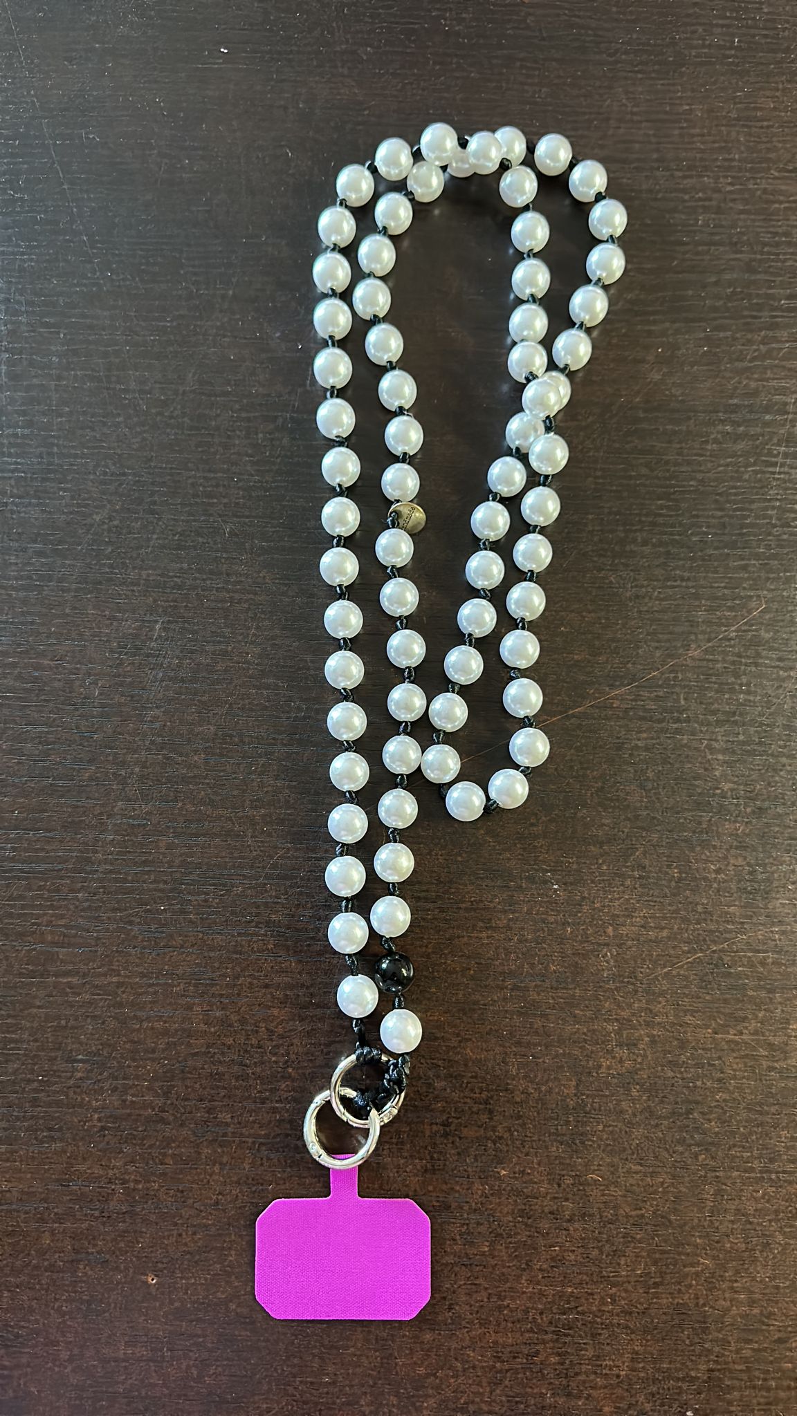 Collana/Tracolla porta telefono in perle bianche filo nero